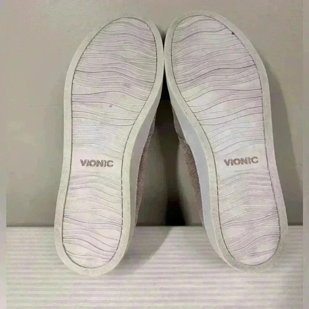 Vionic Women 7.5 Slip On Sneakers Comfort Orthotic Ergonomic Midi Holiday Velvet